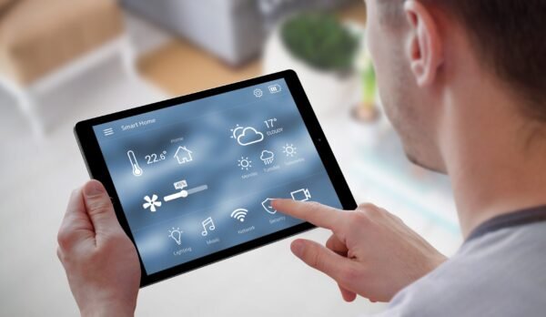 Smart-Home-Tech.-scaled